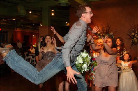 mas-jumping-in-wedding-ceremony-1